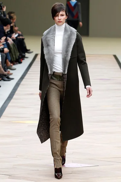 Look 7